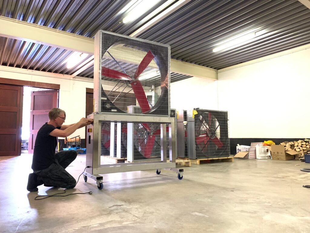 Red Bull Vortex ventilator in de hal